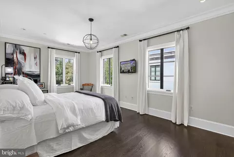 Bedroom - 2107 Foxhall Rd NW, Washington, DC 20007 photo 3 of 5