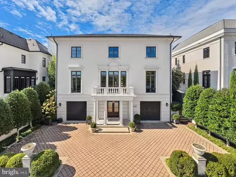 Exterior - 2107 Foxhall Rd NW, Washington, DC 20007 photo 2 of 17