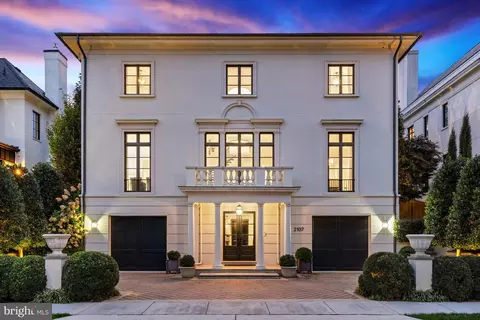Exterior - 2107 Foxhall Rd NW, Washington, DC 20007 photo 3 of 17