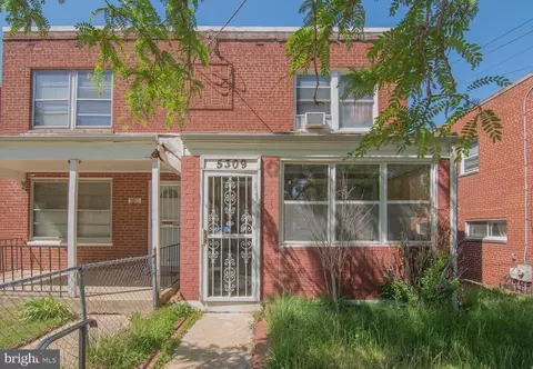 5309 Chillum Pl NE, Washington, DC 20011