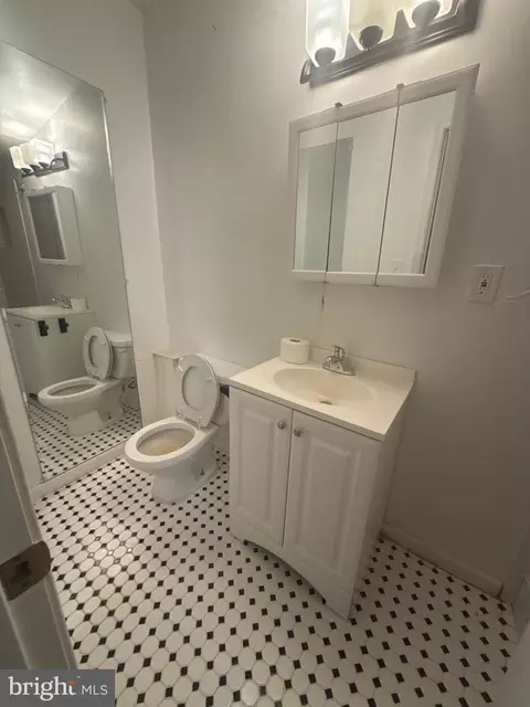 Bath - 622 11th St NE, Washington, DC 20002 photo 2 of 2