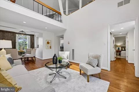 3621 39th St NW #E323, Washington, DC 20016