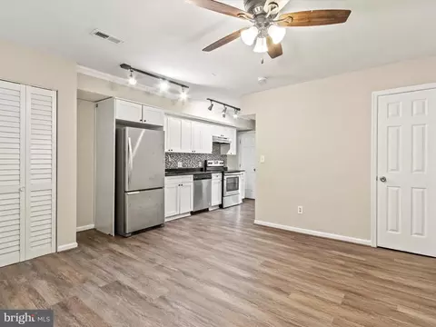 Living - 1260 16th St NE, Washington, DC 20002 photo 3 of 3