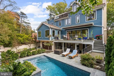 5152 Linnean Ter NW, Washington, DC 20008