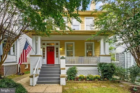 3939 Livingston St NW, Washington, DC 20015