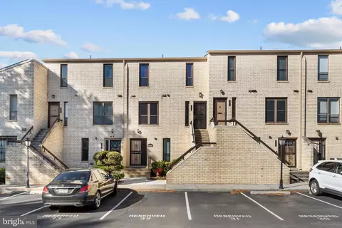 2811 31st Pl NE #2811, Washington, DC 20018