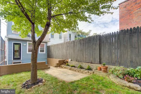 Exterior - 819 11th St NE, Washington, DC 20002 photo 3 of 4
