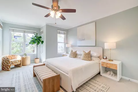 Bedroom - 819 11th St NE, Washington, DC 20002 photo 1 of 3