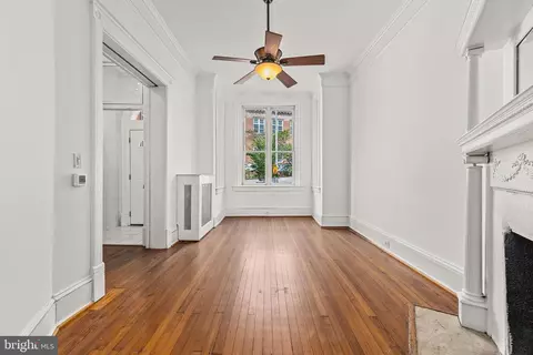 Living - 2017 19th St NW, Washington, DC 20009 photo 2 of 4