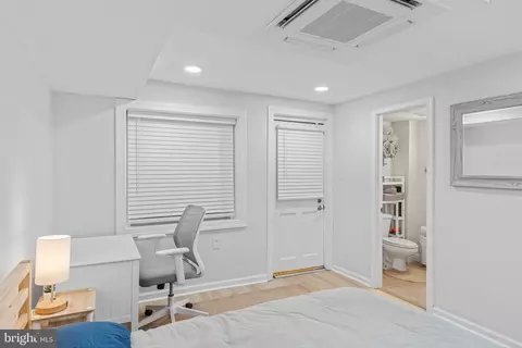 Bedroom - 2017 19th St NW, Washington, DC 20009 photo 10 of 10