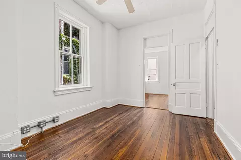 Bedroom - 2017 19th St NW, Washington, DC 20009 photo 3 of 10