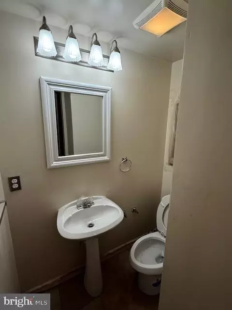 1121 K St NE, Washington, DC 20002 photo 40