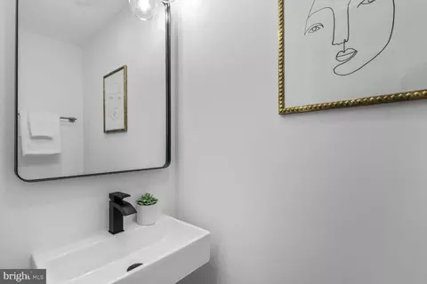 Entry Way - 2524 41st St NW #1, Washington, DC 20007 photo 4 of 5