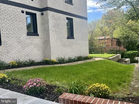 Exterior - 2524 41st St NW #1, Washington, DC 20007 photo 2 of 3