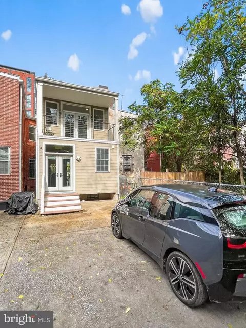Exterior - 211 K St NE, Washington, DC 20002 photo 3 of 4