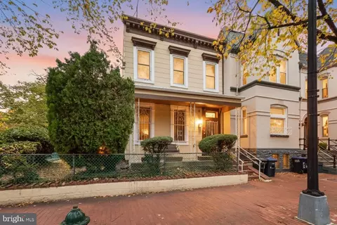 351 11th St SE, Washington, DC 20003