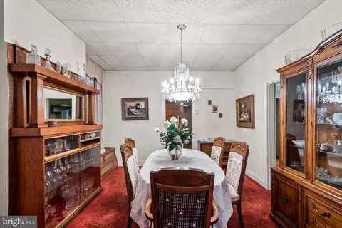 Dining - 351 11th St SE, Washington, DC 20003 photo 1 of 2