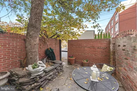 309 4th St NE, Washington, DC 20002 photo 20