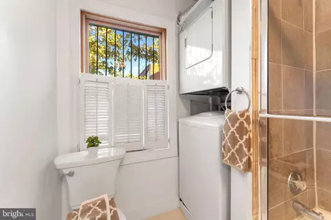 309 4th St NE, Washington, DC 20002 photo 18