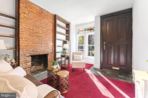 309 4th St NE, Washington, DC 20002 photo 5