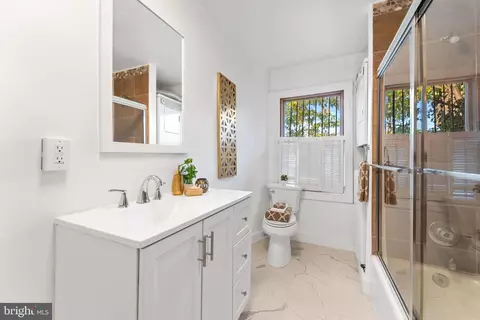 309 4th St NE, Washington, DC 20002 photo 17