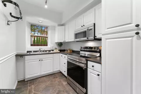 309 4th St NE, Washington, DC 20002 photo 9