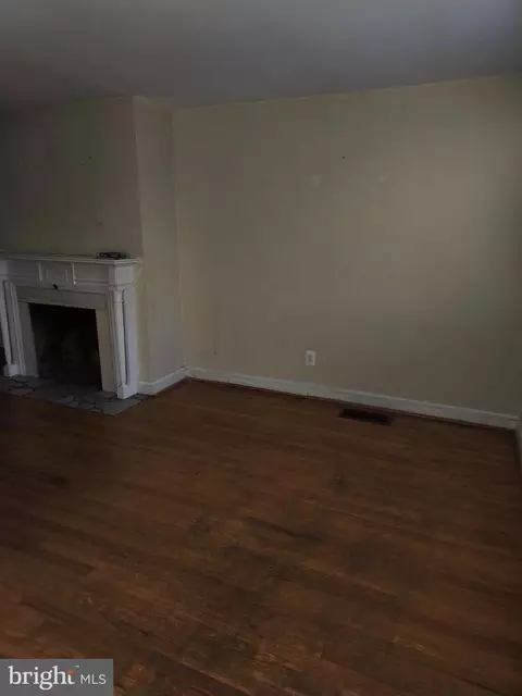 Living - 420 E Capitol St NE, Washington, DC 20003 photo 1 of 1