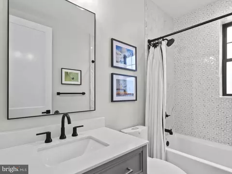910 8th St NE, Washington, DC 20002 photo 22