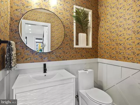 910 8th St NE, Washington, DC 20002 photo 8