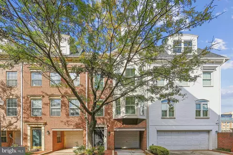 703 Capitol Square Pl SW, Washington, DC 20024