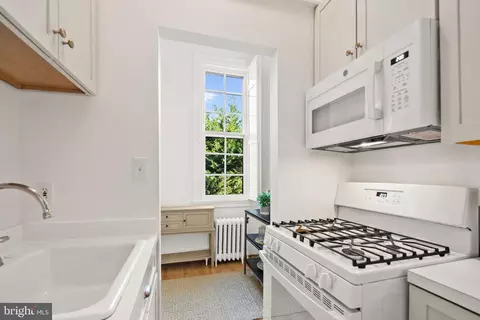 3039 Macomb St NW #35, Washington, DC 20008 photo 19