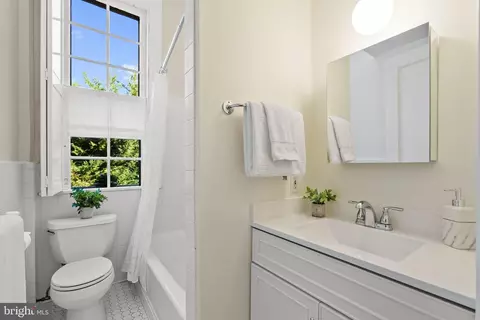 3039 Macomb St NW #35, Washington, DC 20008 photo 35
