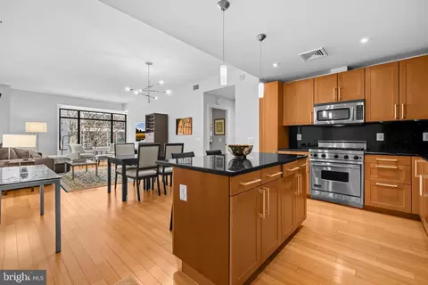 2425 L St NW #537, Washington, DC 20037