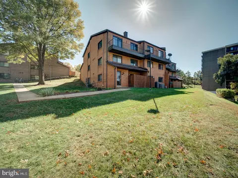 3459 Summit Ct NE #3459, Washington, DC 20018
