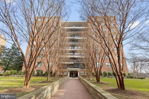 3900 Watson Pl NW #B5E, Washington, DC 20016