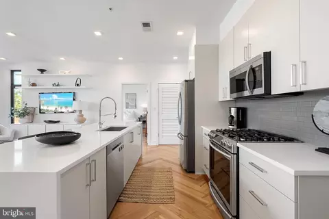 1345 K St SE #401, Washington, DC 20003 photo 9