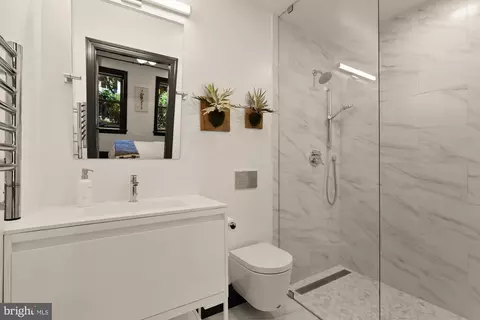 Bath - 951 14th St SE, Washington, DC 20003 photo 7 of 7