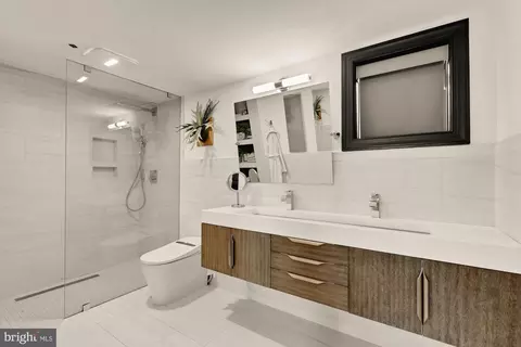 Bath - 951 14th St SE, Washington, DC 20003 photo 2 of 7