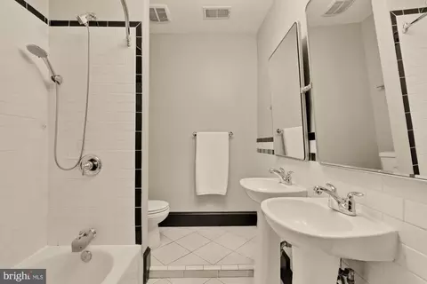 Bath - 951 14th St SE, Washington, DC 20003 photo 5 of 7