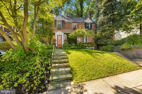4438 Lowell St NW, Washington, DC 20016