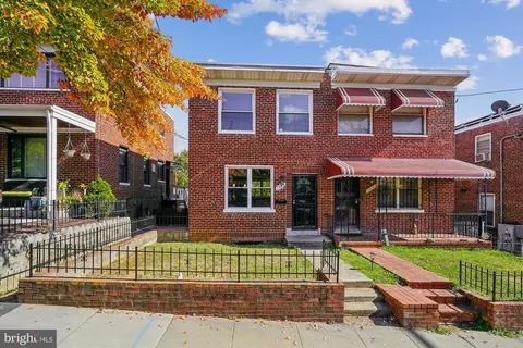 1560 41st St SE, Washington, DC 20020