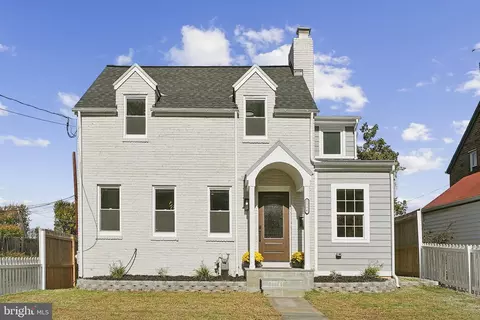 Exterior - 2116 R St NE, Washington, DC 20002 photo 3 of 7
