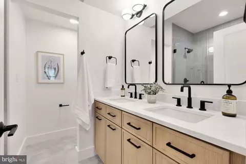 Bath - 1325 Orren St NE #2, Washington, DC 20002 photo 2 of 3