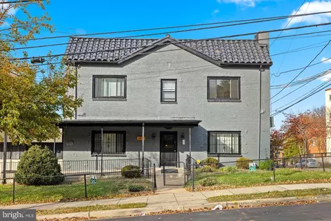 2834 R St SE #6, Washington, DC 20020