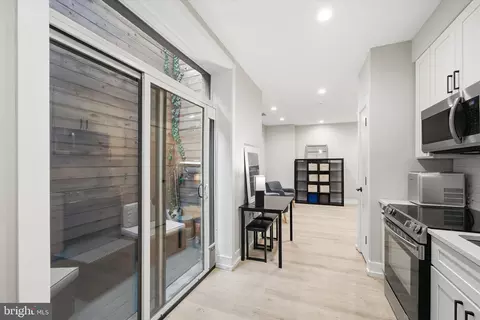 Entry Way - 1016 17th Pl NE #7, Washington, DC 20002 photo 2 of 3