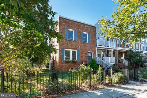 2415 E Street St NE, Washington, DC 20002