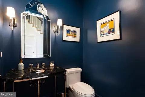 Bath - 4849 Kemble Pl NW, Washington, DC 20007 photo 1 of 7