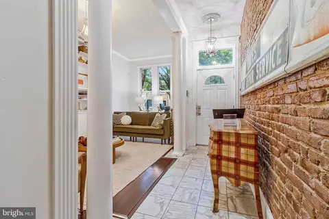 Entry Way - 506 7th St NE, Washington, DC 20002 photo 3 of 8