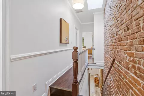 Entry Way - 506 7th St NE, Washington, DC 20002 photo 4 of 8
