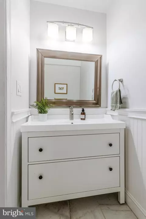 Bath - 506 7th St NE, Washington, DC 20002 photo 1 of 4